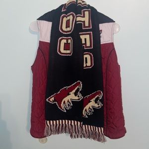 Arizona Coyotes Vest & Scarf